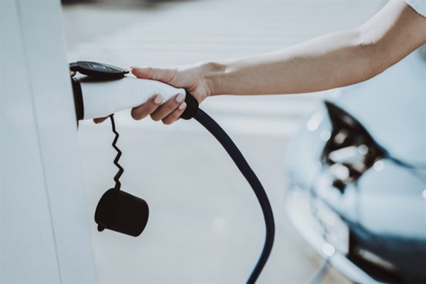 How to Use an Electric Vehicle Charging Station at Home
