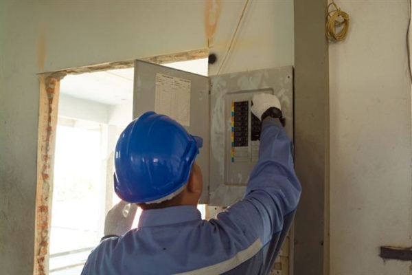Signs It’s Time to Upgrade Your Electrical Panel